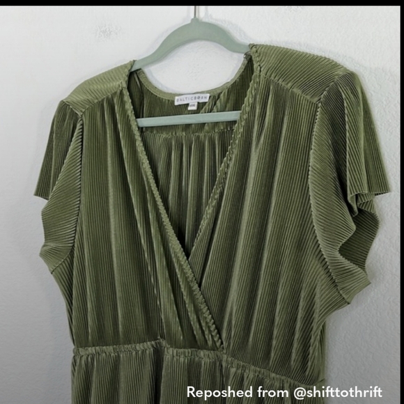 Baltic Born Athena Pleated Maxi Dress Sage Green XXXL - Picture 3 of 9